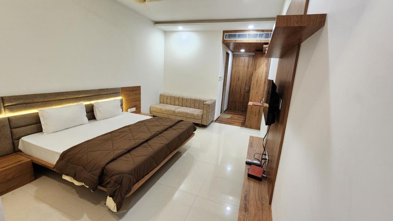 Aanandam Greens Hotel Sehore Exterior photo
